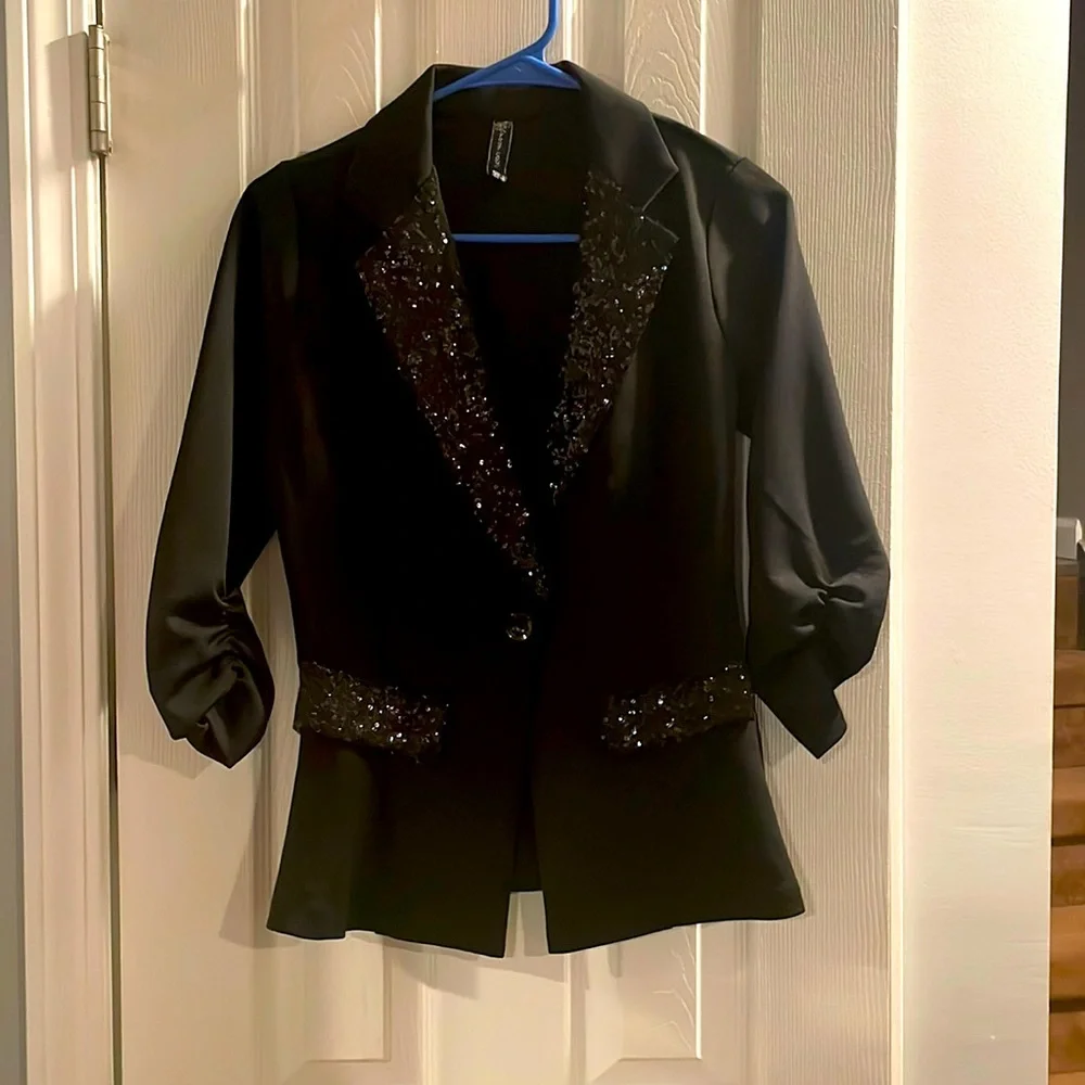 Blazer - Picture 1 of 1